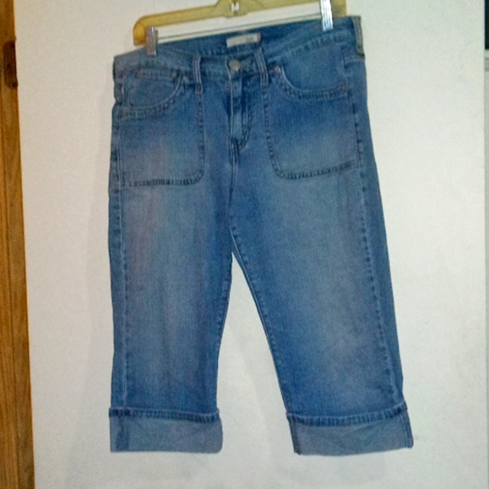 Levi's cropped cut jeans size 10
